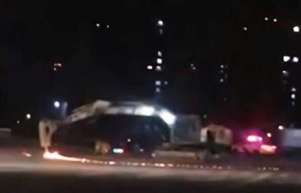 鄭州被挖機損毀車輛車主發聲 瘋狂的背后滿是凄涼
