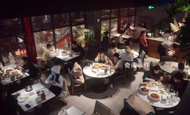 北京多家餐館再現排隊等位 業內預計元旦客流將持續回升