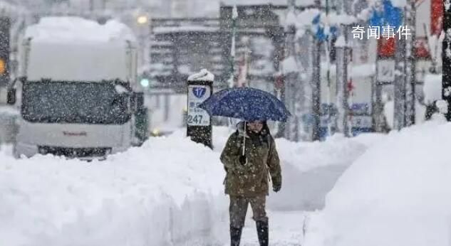 日本多地暴雪:1.6米高積雪掩埋車輛
