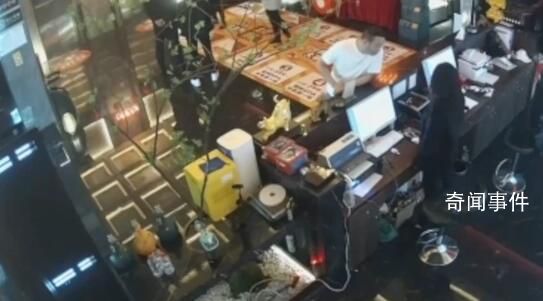 疑猥褻女技師遭反抗 多男子圍毆店員