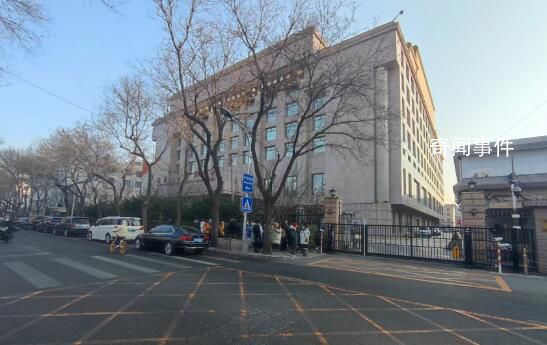 醫保談判首日靈魂砍價再現 現場人頭攢動企業一言未發離去