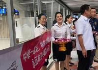 首批赴泰中國(guó)旅客:感覺自己像明星