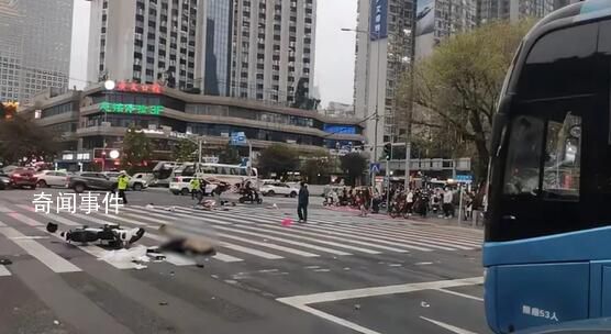 廣州寶馬車沖撞人群 致多人死傷