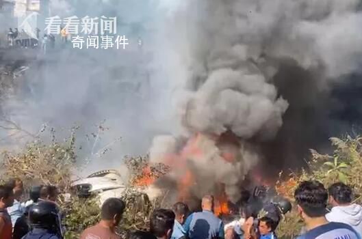 乘客艙內直播尼泊爾飛機墜毀全程 機艙突然劇烈晃動艙內驚叫聲不斷