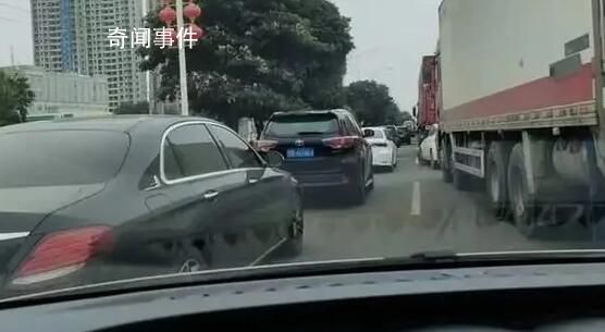 海南自駕游:3個小時挪了300米