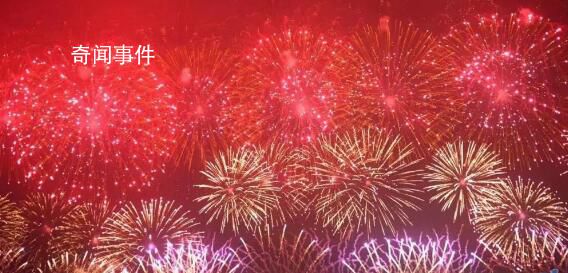 廣東汕頭時隔15年再辦焰火晚會 在市民的一聲聲歡呼中無數煙花沖上蒼穹