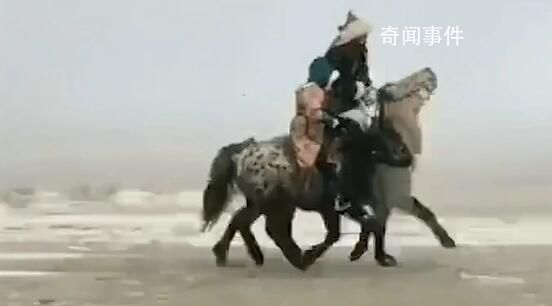 牧民和8歲女兒騎馬往返60里拜年 蒙古族傳統