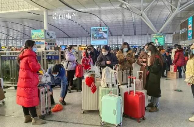 后備箱被媽媽裝了個菜市場 滿滿當當