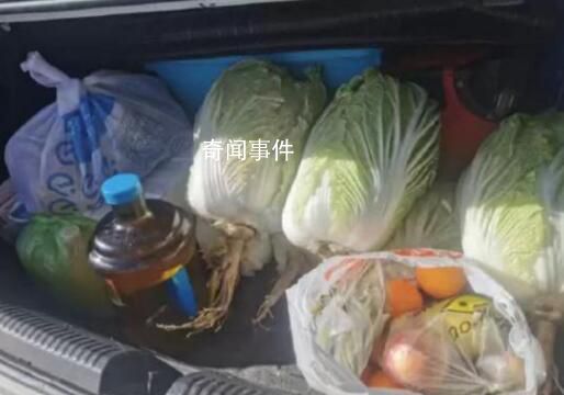 母親為返程女兒裝120斤白面 把家鄉(xiāng)裝進(jìn)后備箱