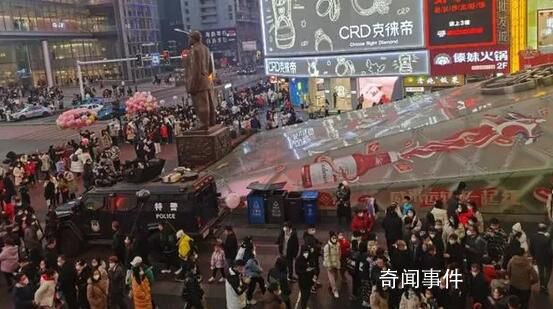 女子旅游躲酒店吃2天外賣:人太多