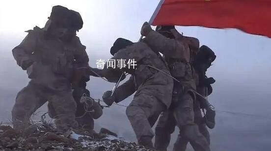 邊防戰士10級狂風中用身體護住國旗 致敬邊防軍人