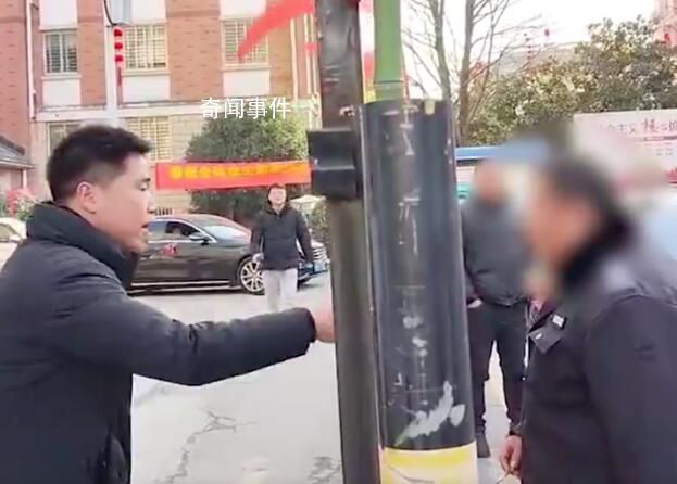 新娘出小區被保安攔開口要4條煙 不然不能走