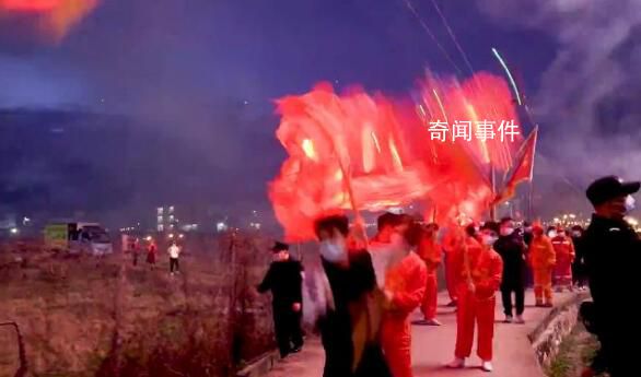 廣東河源萬人追龍場面震撼 祈福新年風調雨順美好如意