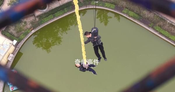 教練稱情侶倒掛半空系女生太緊張 男生騰不出手扣安全扣所以就懸掛在上面