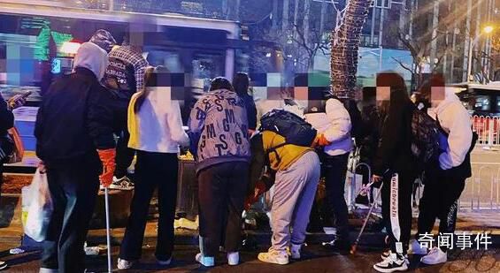 情人節誰真的上街“撿垃圾”了?