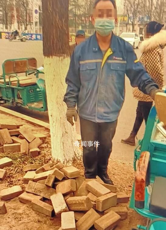 網曝多名老人撬走人行道地磚 目前已經派人在事發路段巡邏