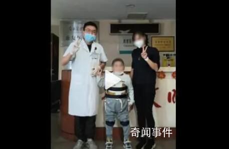 4歲娃17樓墜落140天后重新行走 一個(gè)家庭也重新站起來(lái)了