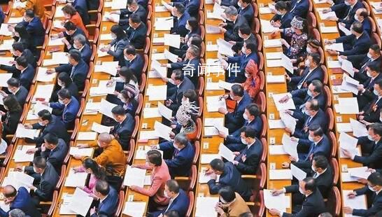 十大關鍵詞解讀兩高報告 兩高報告回顧了過去五年的主要工作