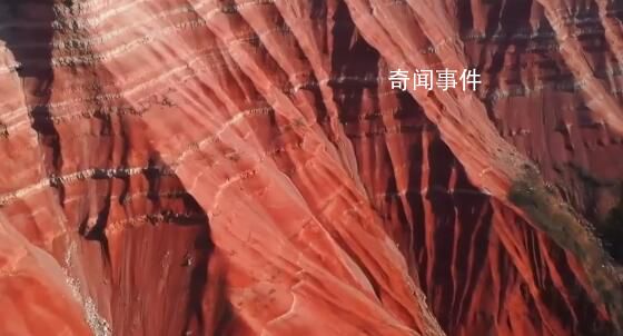 航拍三門峽丹霞地貌似紅浪滾滾 氣勢(shì)磅礴