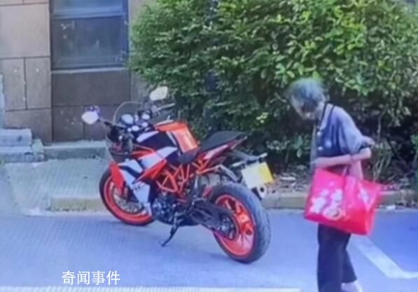 老人故意推倒摩托車(chē)案今日開(kāi)庭 終于要開(kāi)庭了