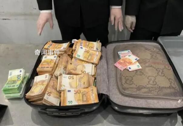 杭州海關行李箱中查獲巨款 折合人民幣約220萬元