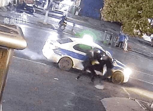 民警高燒就醫路上抓了個逃犯 向民警田成致敬