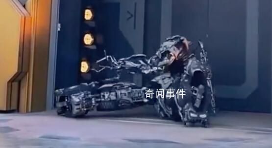 威震天在北京環(huán)球影城摔了一跤 是否受傷還需進一步了解情況