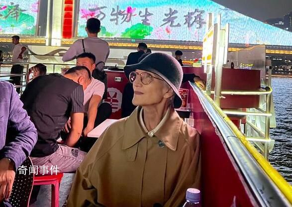馬斯克母親:我在中國過得很開心