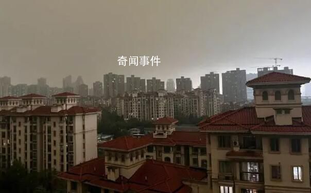 武漢大暴雨白天變黑夜 這是電影特效嗎