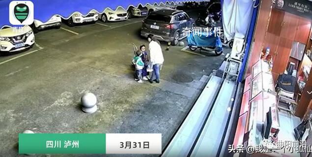 女子和兩小孩被天降玻璃窗砸倒 警方：三人無生命危險