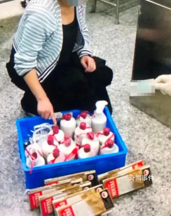 女子腿綁14瓶茅臺酒入境被查 案件已按規(guī)定作進一步處理