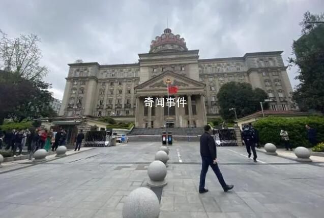 重慶姐弟墜亡案:生父與女友當庭翻供