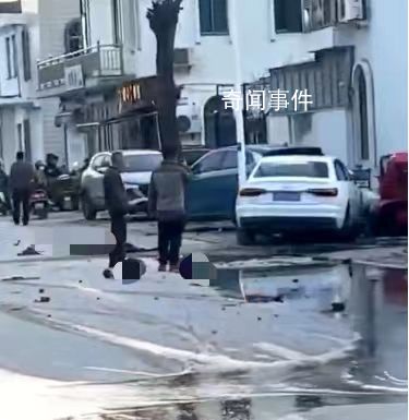 警方回應常熟發生開車撞人傷亡事故 案件已經在處理中