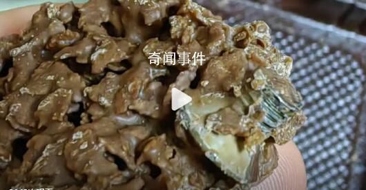 女子在網(wǎng)購巧克力中吃出螺絲 已向12315投訴