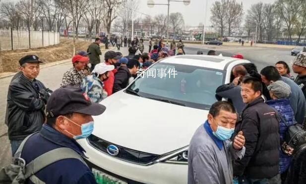 中國第一代農(nóng)民工,還在打工