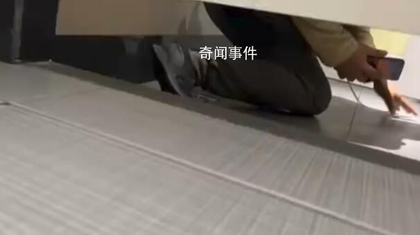 女子在肯德基上廁所遭偷拍 背后真相太可怕了