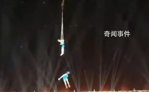 雜技女演員演出時墜亡 官方叫?；顒?></em><span>雜技女演員演出時墜亡 官方叫?；顒?/span></a></li>
                
                <li><a href=