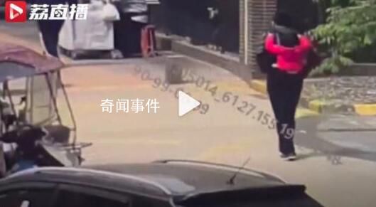 智障少年把迷路女童背到派出所 為黃奕博同學(xué)點(diǎn)贊