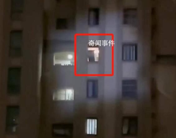 南京一小區有人高空扔冰箱 所幸未砸到人