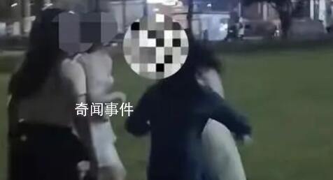 女子拍照時(shí)被男孩掀裙子摸大腿 卻反遭家長公然侮辱誹謗