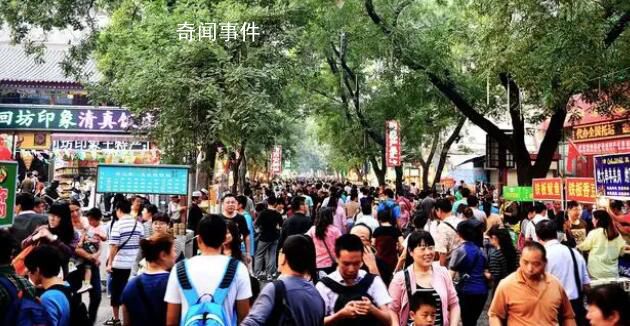 高鐵坐出地鐵既視感 車廂過道站滿了旅客