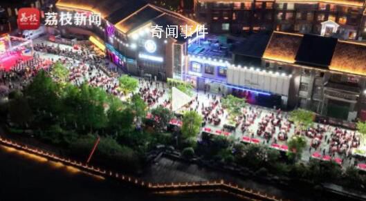 萬人齊聚3天吃掉數(shù)萬斤小龍蝦 萬人一起吃很有氛圍感