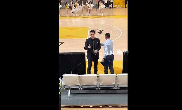廣廈球迷大喊“王博下課” 廣廈在主場80-100不敵遼寧