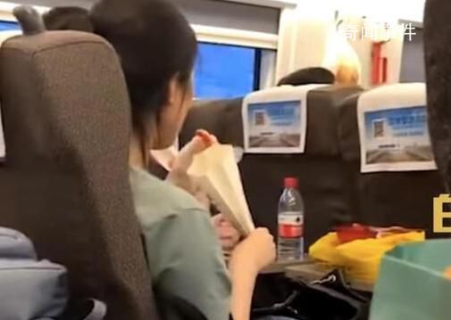 女子武漢坐高鐵滿車人都在啃鴨脖 誰又能抵擋美食的誘惑呢