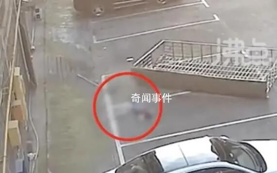 兩名兒童隨防護窗從5樓墜落 已身亡
