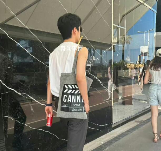 劉昊然戛納街頭白背心 引發(fā)了不少網(wǎng)友的熱議