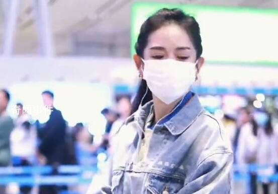 謝娜在機場哭了 引發了廣泛的關注和熱議