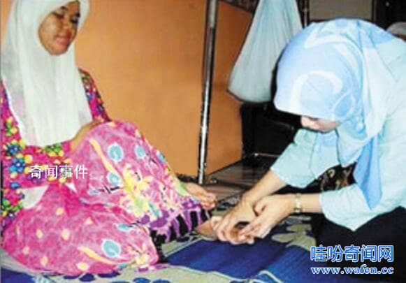 馬來西亞奇人腳吐彩色晶石之謎 腳吐彩色晶石是什么病