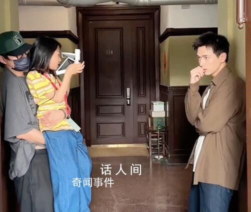 8歲攝影師拍李現是被人抱起來的 哥哥和妹妹這個畫面也太暖了吧