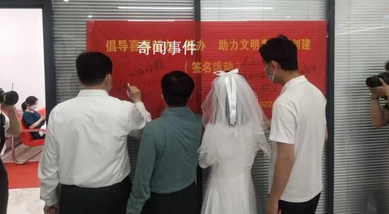 為愛“輕裝上陣” 入鄉未必要隨俗
